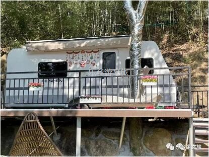 乡村旅游：【度假】树影与星空交织，在大自然中享受假期的浪漫